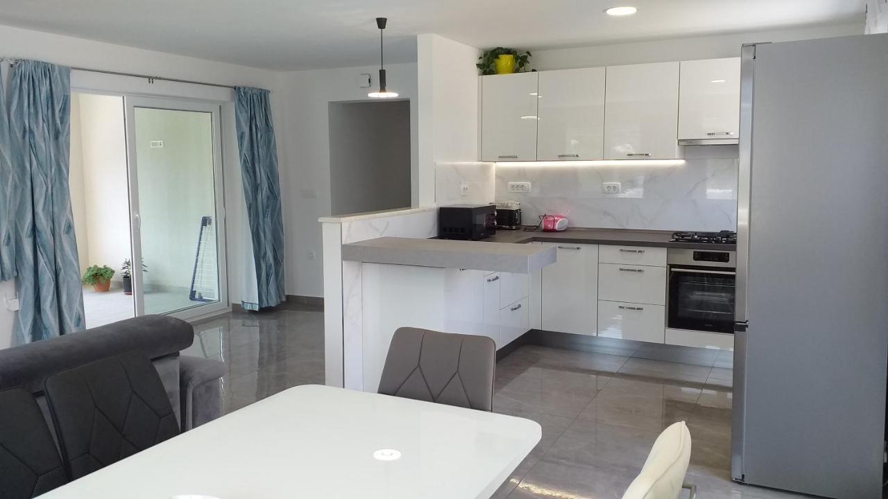 Apartman Karla Lastovo Buitenkant foto